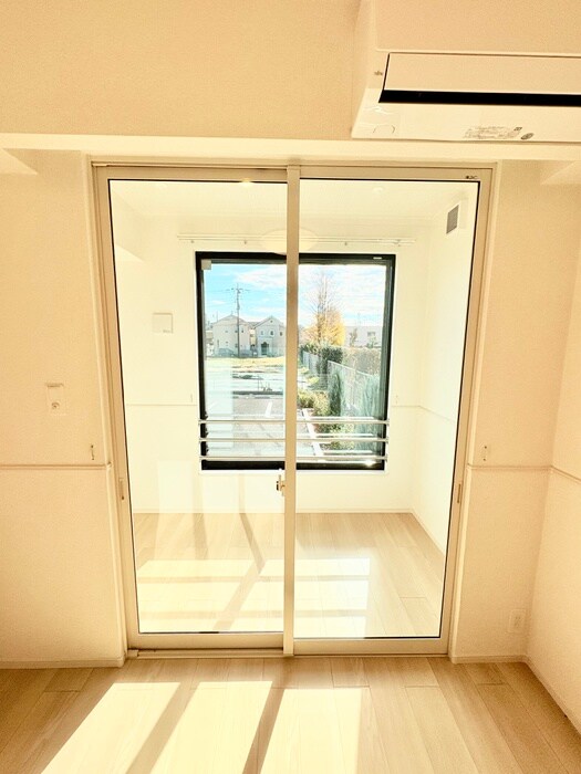 物件内観写真11　(室内からの展望)