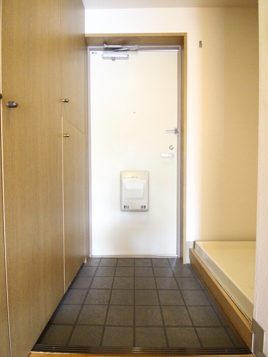 物件内観写真7　(玄関)