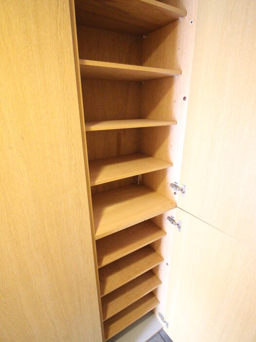 物件内観写真8　(靴箱)