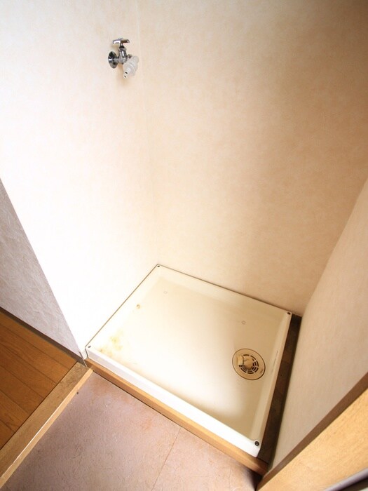 物件内観写真15　(洗濯機置場)