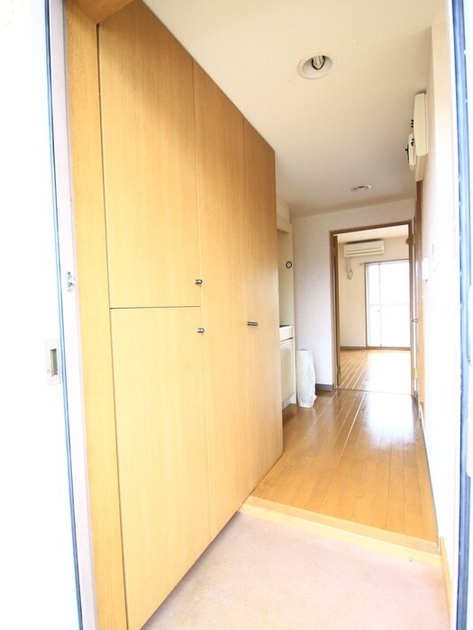 物件内観写真16　(玄関)