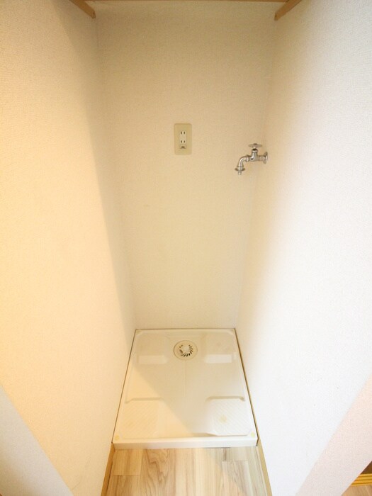 物件内観写真17　(洗濯機置場)