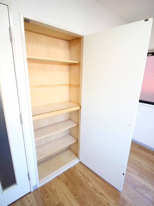 物件内観写真10　(収納)