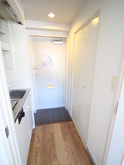 物件内観写真11　(玄関)