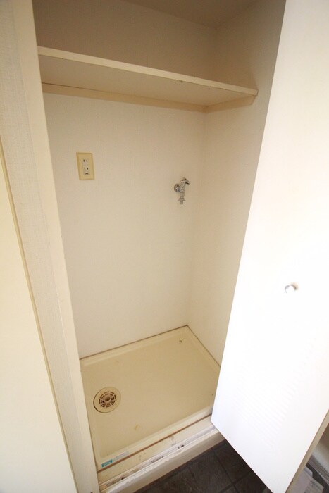 物件内観写真13　(洗濯機置場)