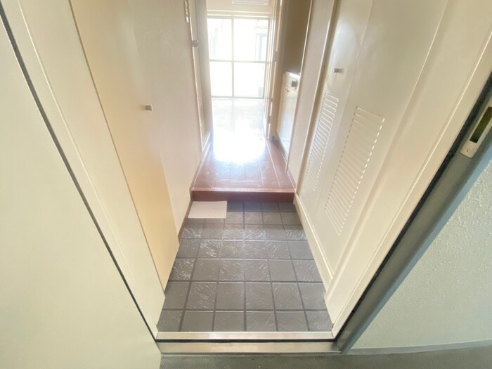物件内観写真14　(玄関)