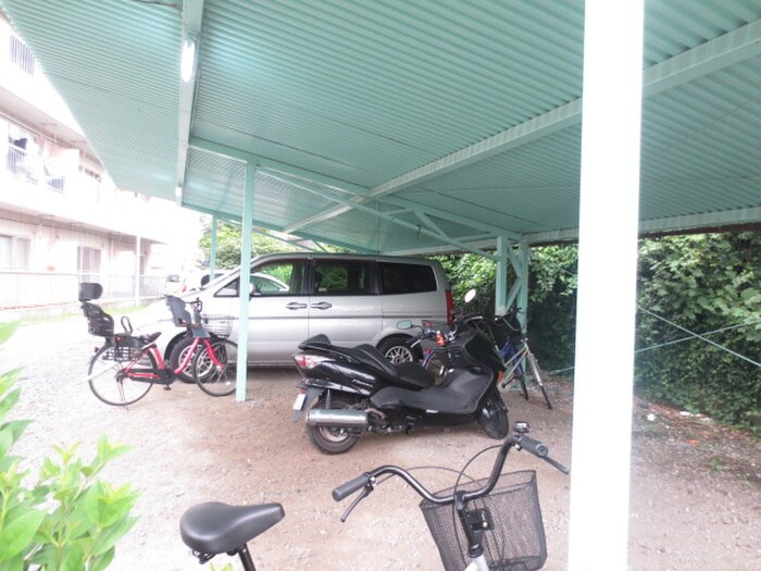 物件外観写真3　(駐輪場)