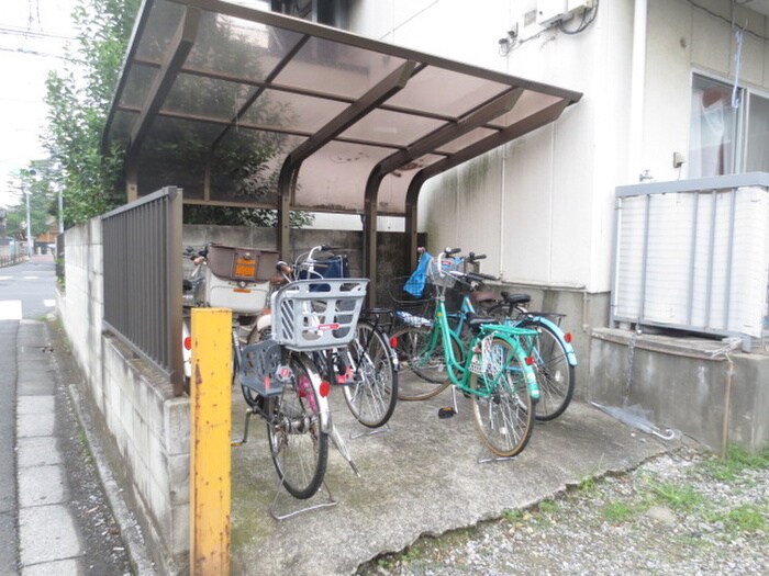 物件外観写真5　(駐輪場)