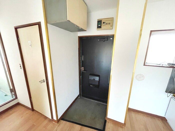 物件内観写真19　(玄関)
