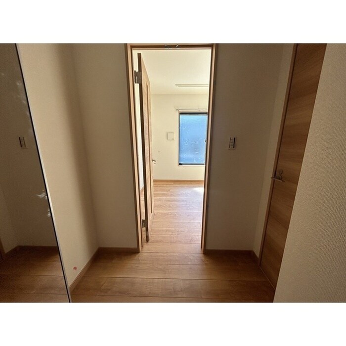 物件内観写真20　(廊下)