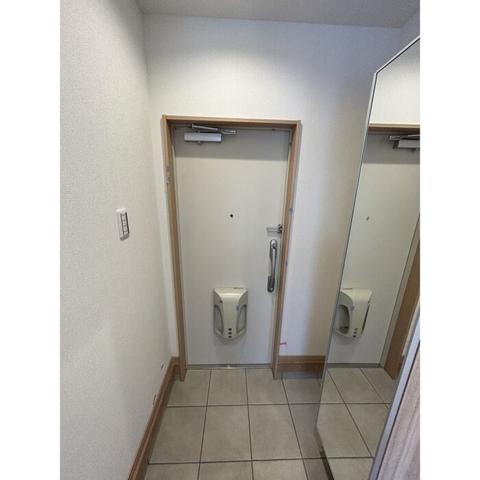 物件内観写真22　(玄関)