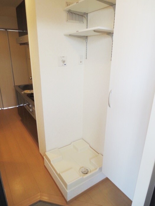 物件内観写真13　(洗濯機置場)