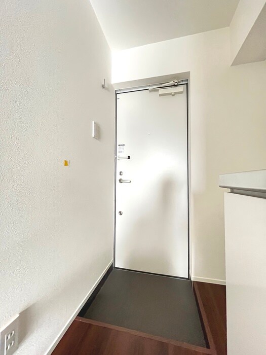 物件内観写真16　(玄関)