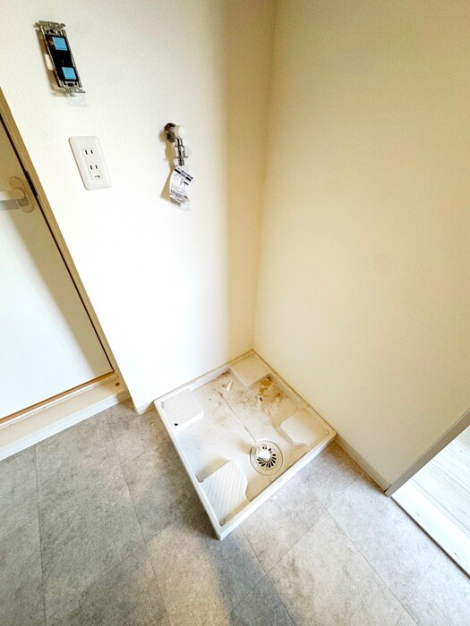 物件内観写真13　(洗濯機置場)