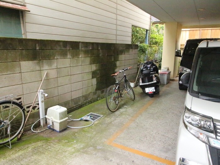 物件外観写真5　(駐輪場)