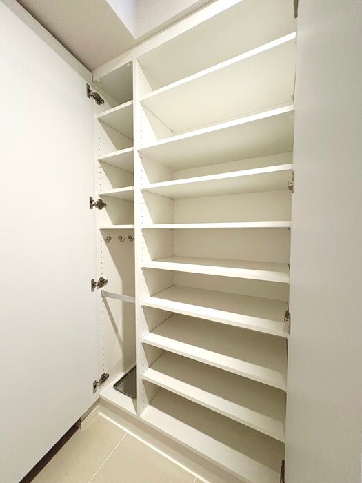 物件内観写真15　(靴箱)