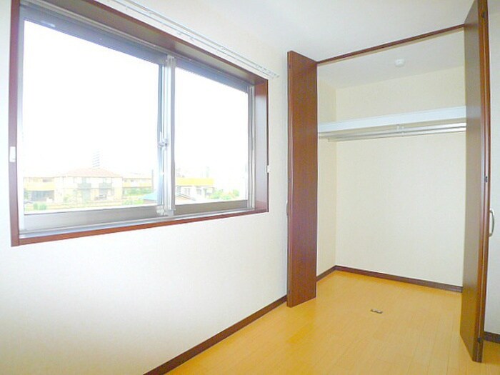 物件内観写真12　(収納)