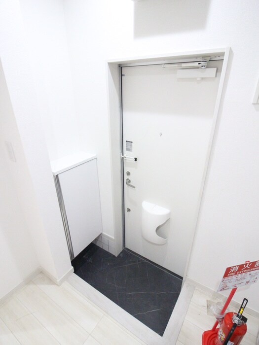 物件内観写真17　(玄関)