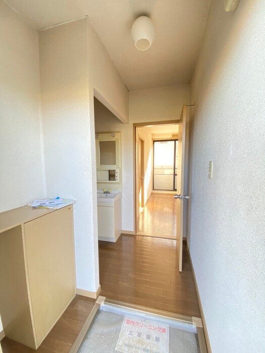 物件内観写真15　(玄関)