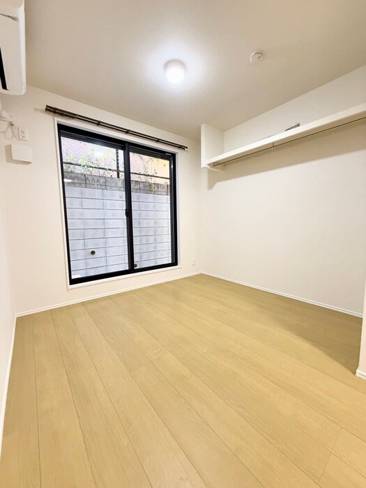 物件内観写真2　(居室)