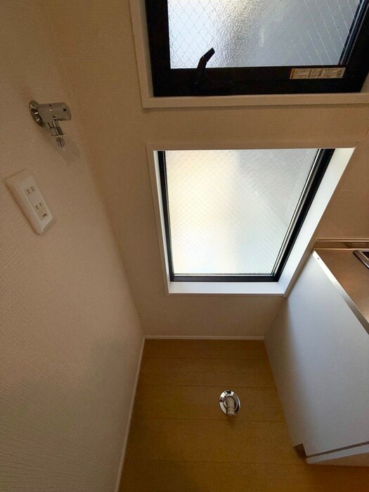 物件内観写真9　(洗濯機置場)