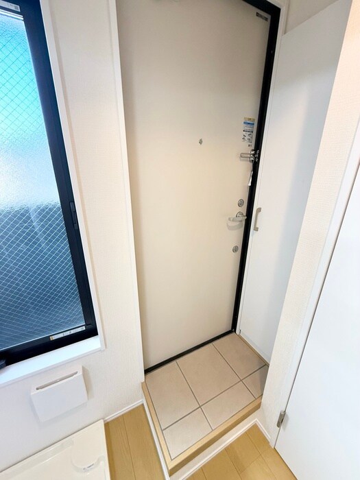 物件内観写真17　(玄関)