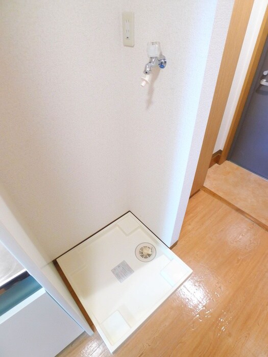 物件内観写真14　(洗濯機置場)