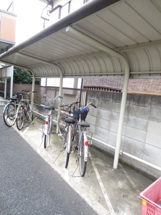 物件外観写真6　(駐輪場)