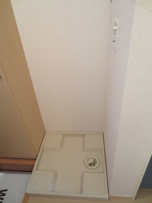 物件内観写真10　(洗濯機置場)