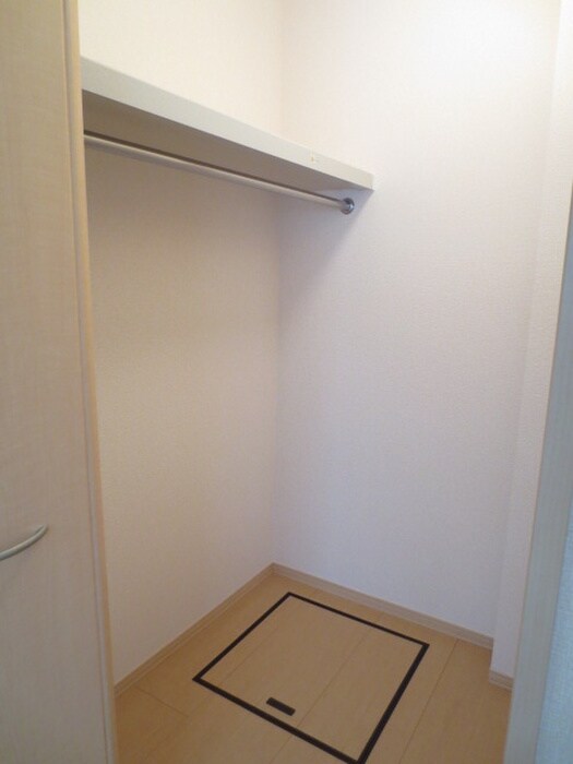 物件内観写真18　(収納)