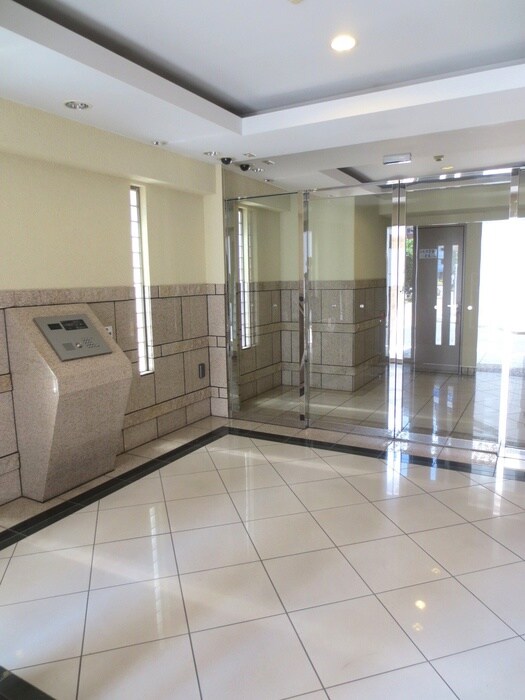 物件外観写真6　(エントランス部分)