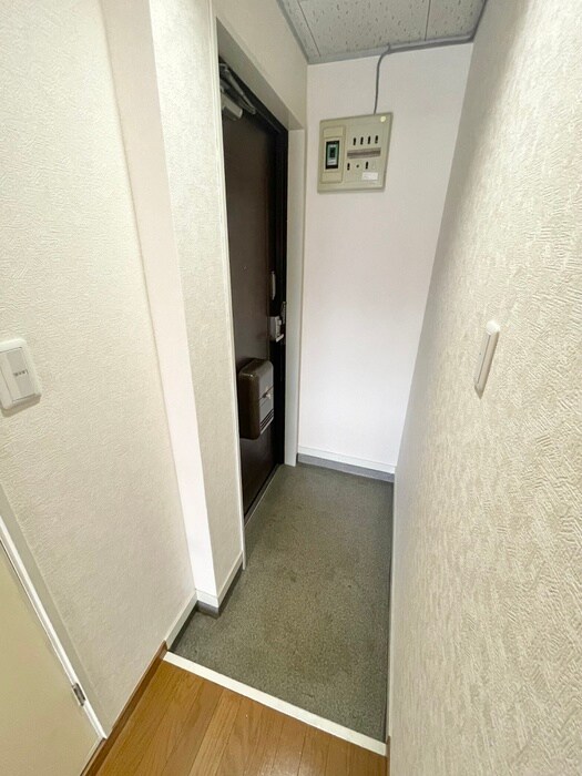 物件内観写真13　(玄関)