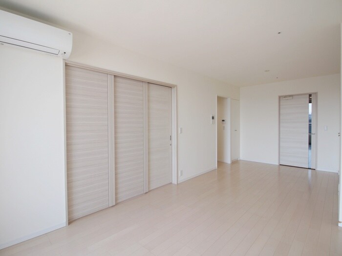 物件内観写真10　(居室)