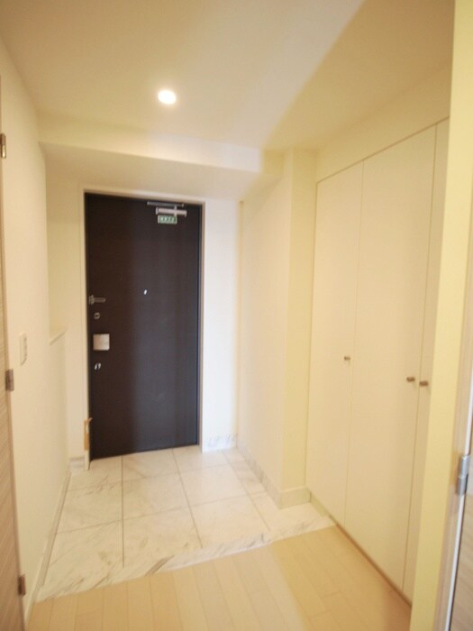 物件内観写真19　(玄関)