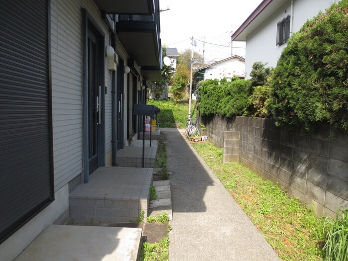 物件外観写真5　(エントランス部分)