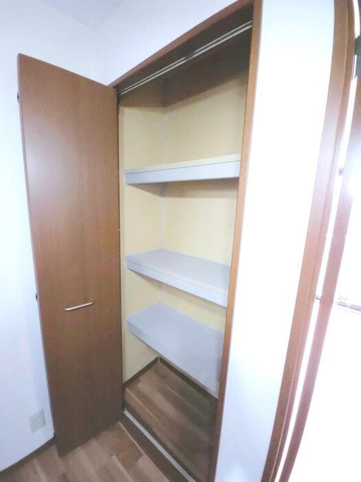 物件内観写真12　(収納)