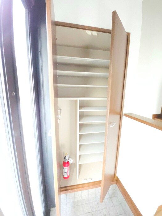 物件内観写真14　(靴箱)