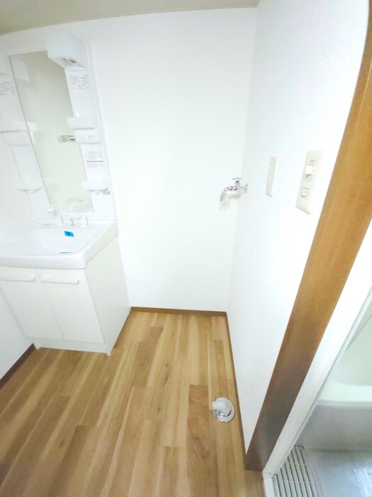 物件内観写真17　(洗濯機置場)