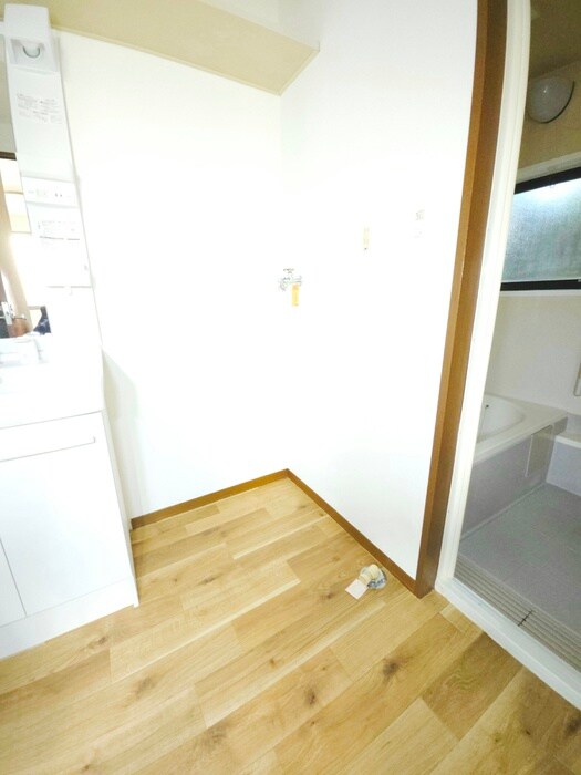 物件内観写真17　(洗濯機置場)