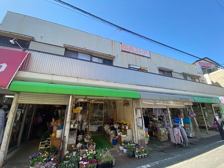 中央ストアアパ－ト外観写真