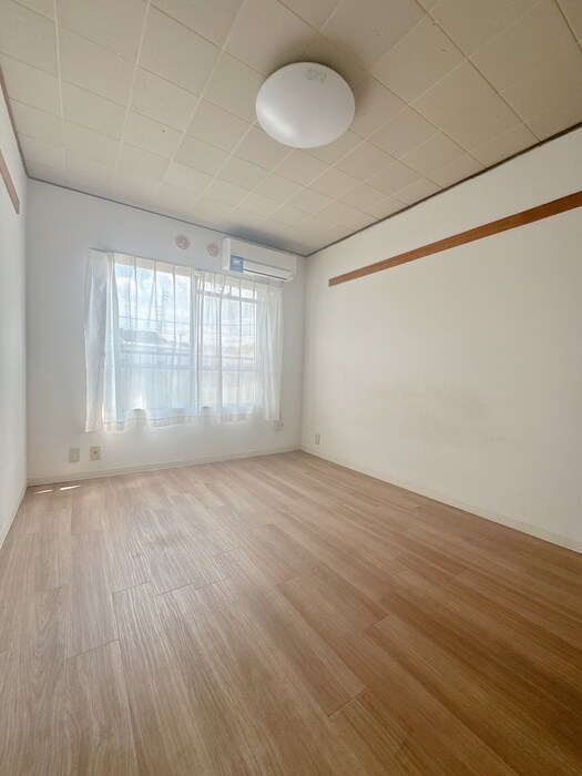 物件内観写真8　(居室)