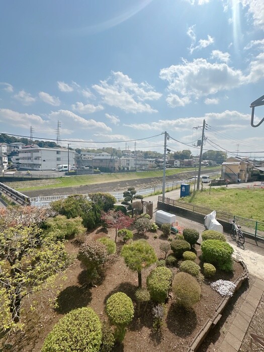 物件内観写真15　(室内からの展望)