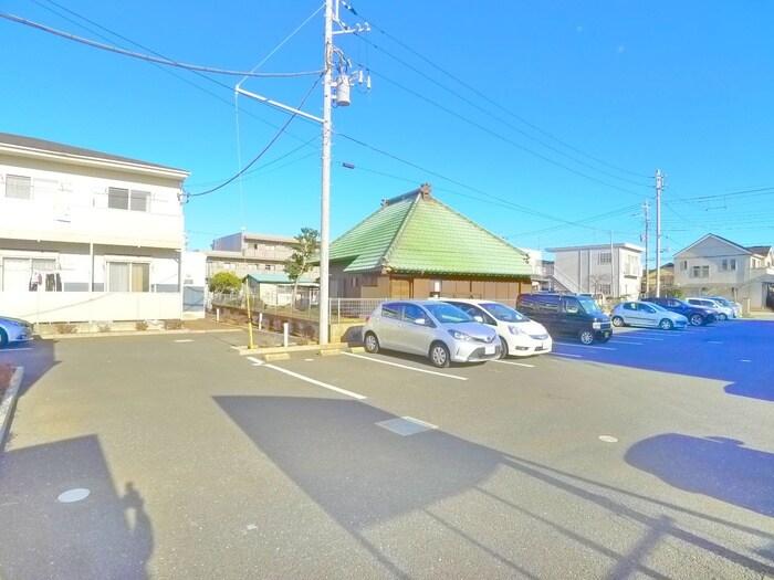 物件外観写真5　(駐車場)