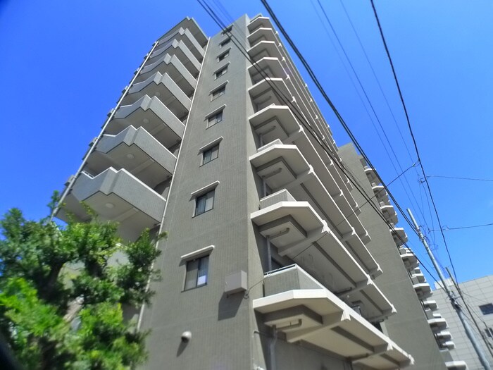 ユーコート西新井の物件外観写真