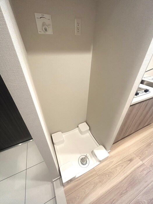 物件内観写真16　(洗濯機置場)