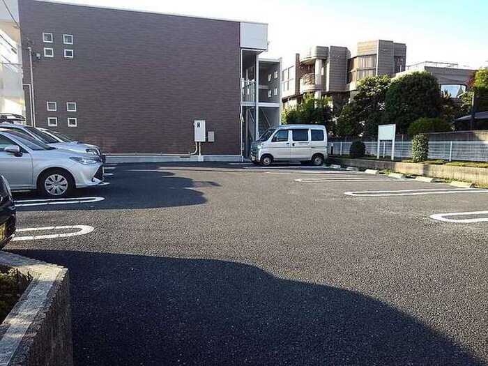 物件外観写真3　(駐輪場)