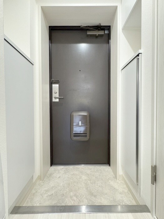 物件内観写真14　(玄関)