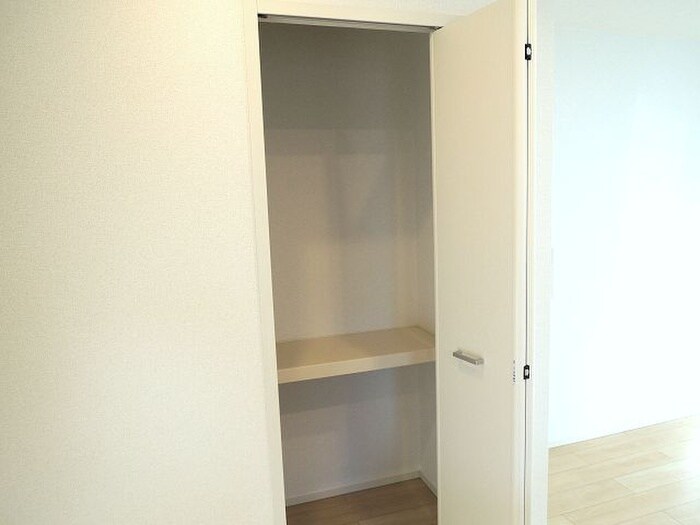 物件内観写真13　(収納)