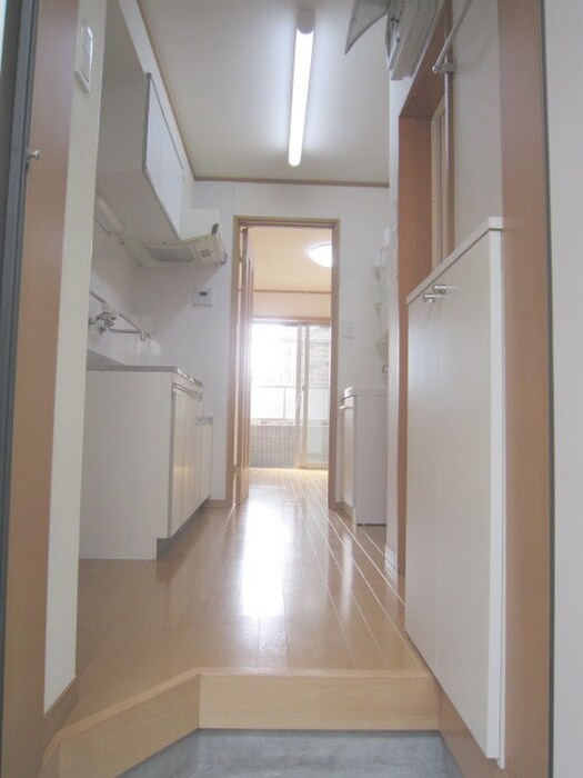 物件内観写真7　(玄関)