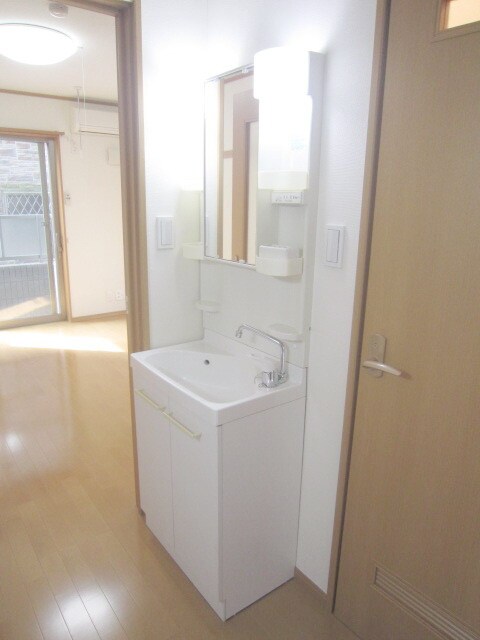 物件内観写真9　(洗面)